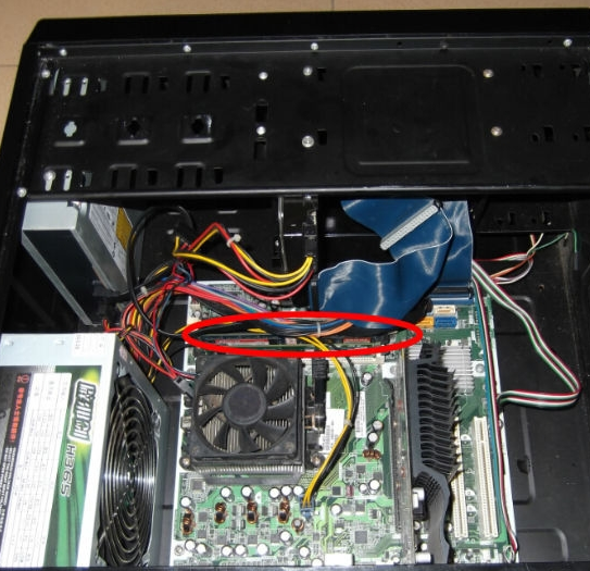 打开电脑机箱 打开电脑机箱