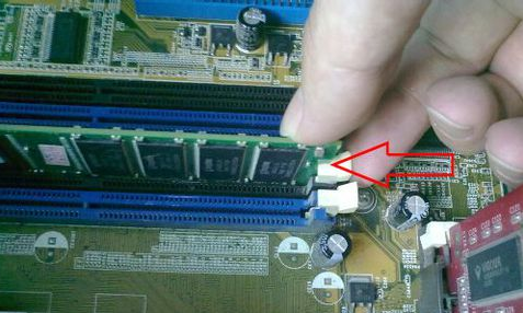 内存条的更换 内存条的更换