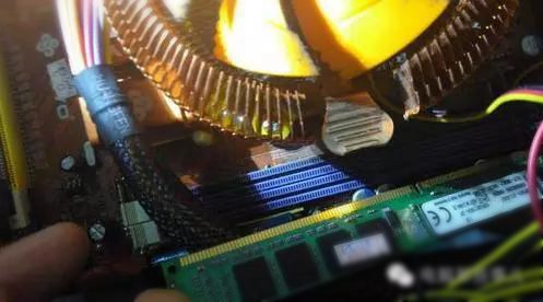 电脑启动黑屏 电脑启动黑屏